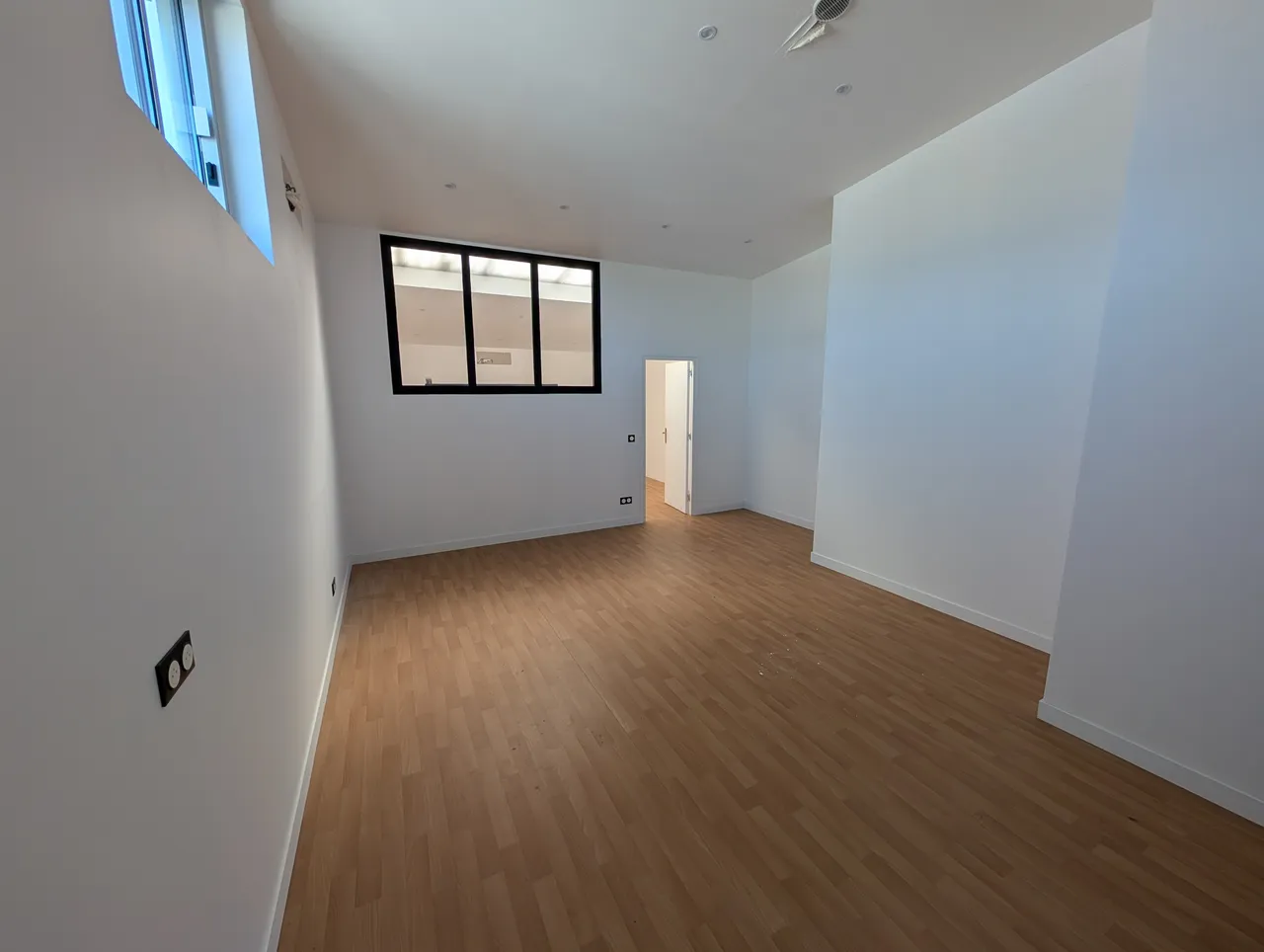 logistics - Activity Facility For Sale - gallery - 7
