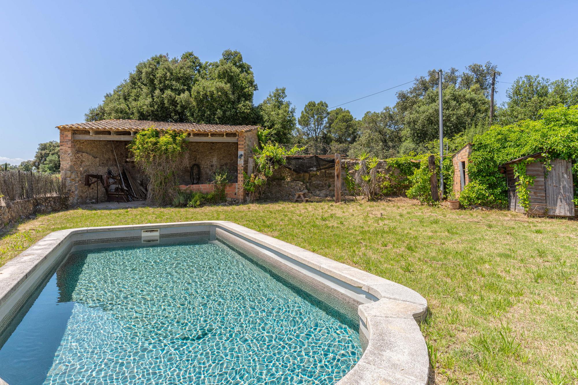 living - Casa rural de 480m² en venta en Baix Empordà, Girona - gallery thumbnail - 2