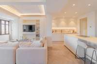 living - 126m² apartment for rent in El Mercat, Valencia - gallery thumbnail - 8