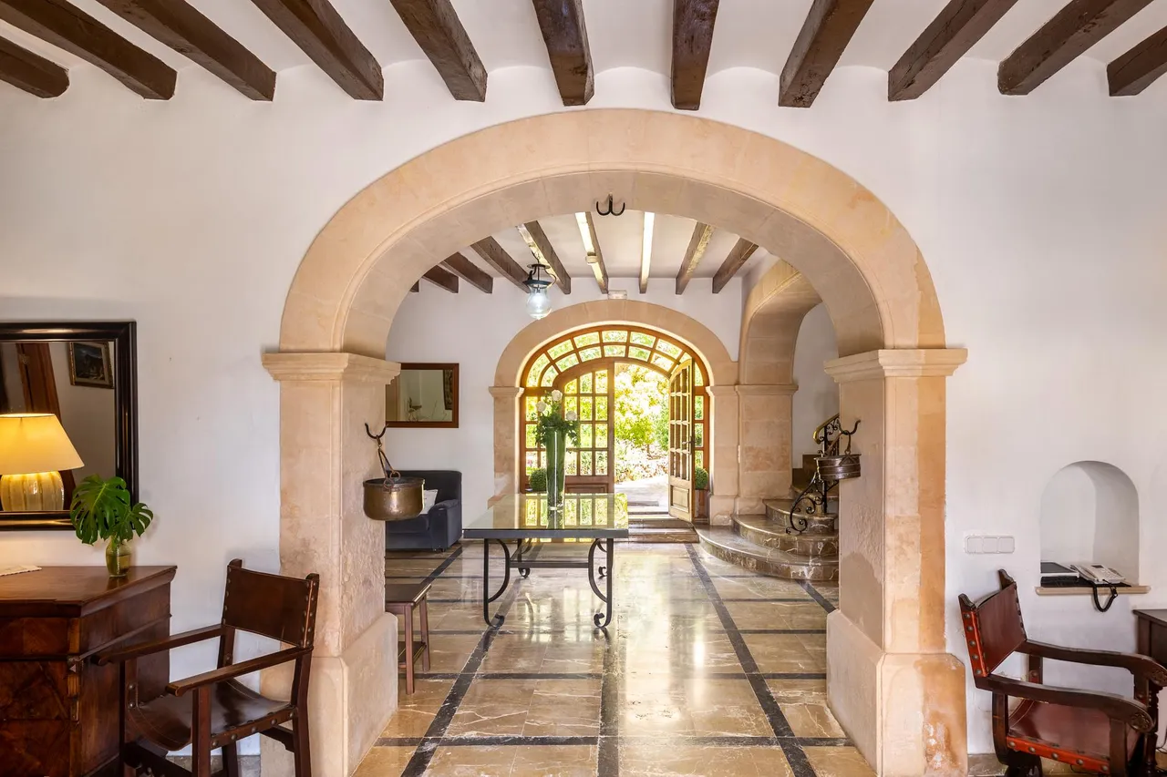 living - 2,134m² hotel for sale in Algaida, Balearic Islands - gallery - 5