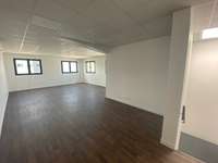 logistics - Activités / Bureaux À Louer - gallery thumbnail - 4