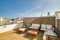 living - Ático de 85m² con 34m² terraza en venta en Eixample Derecho - gallery thumbnail - 2