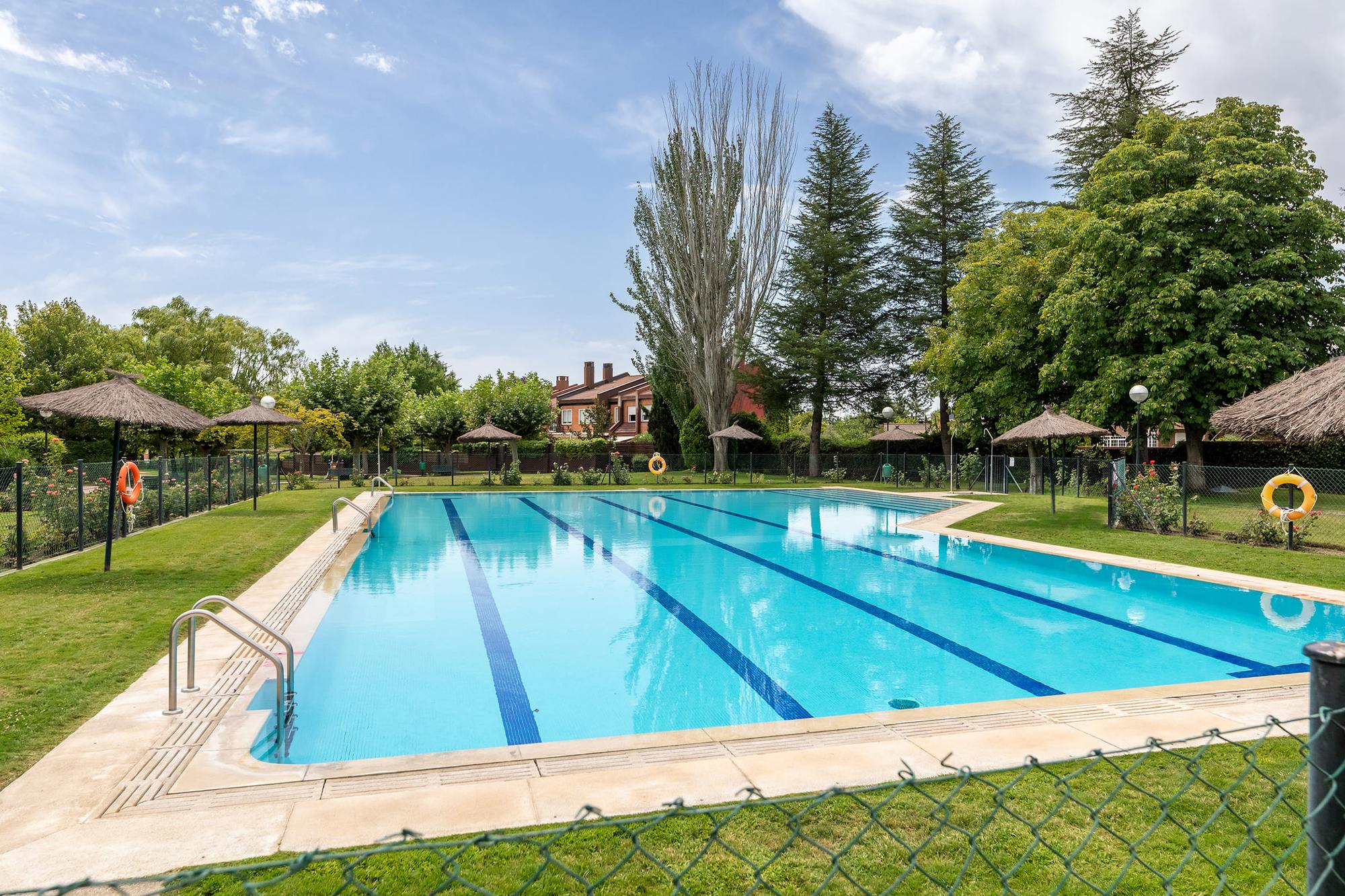 living - 350m² house / villa with 50m² garden for sale in Majadahonda - gallery - 7