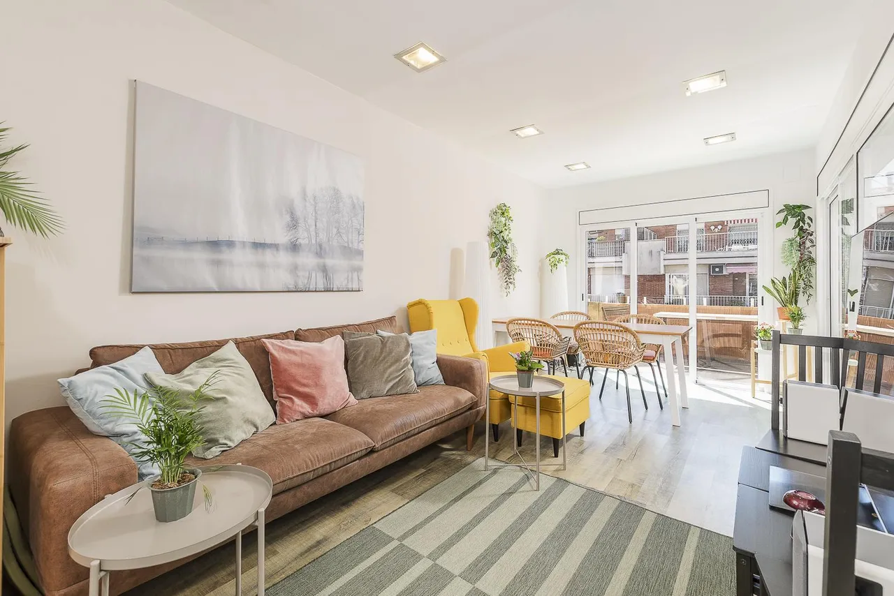 living - 90m² penthouse with 20m² terrace for sale in Sant Antoni - gallery - 3