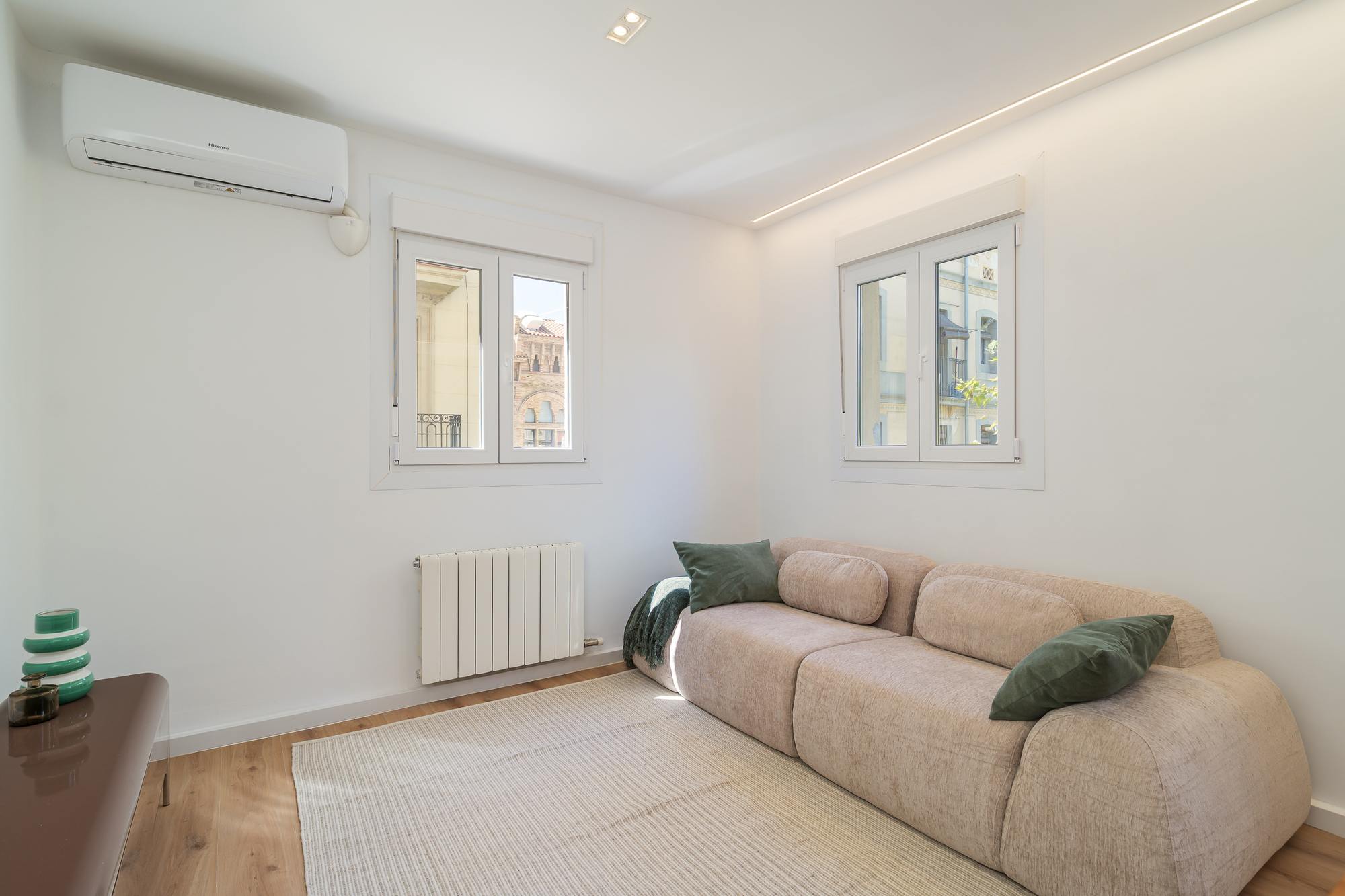 living - 77m² apartment for sale in Barceloneta, Barcelona - gallery thumbnail - 2