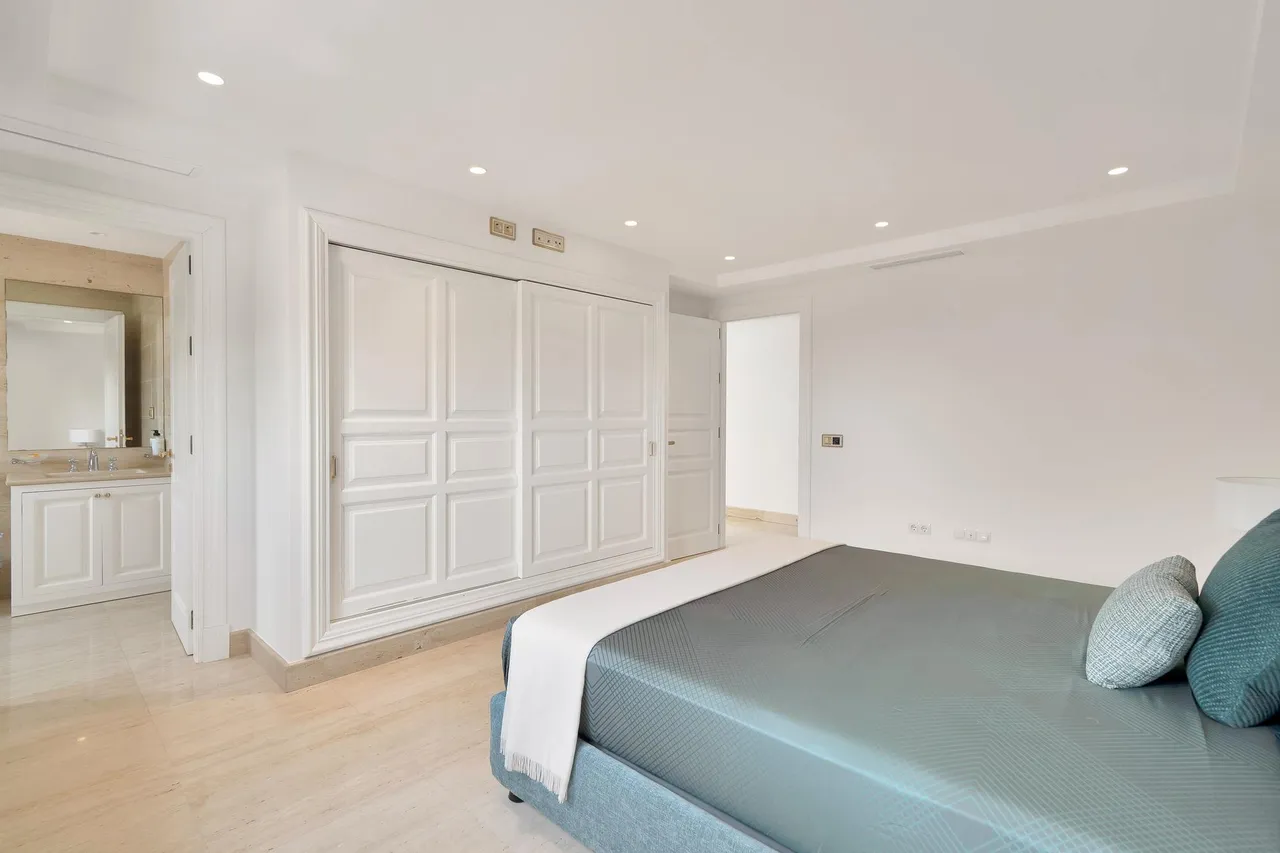 living - Casa / villa de 660m² con 151m² terraza en venta en Benahavís - gallery - 5