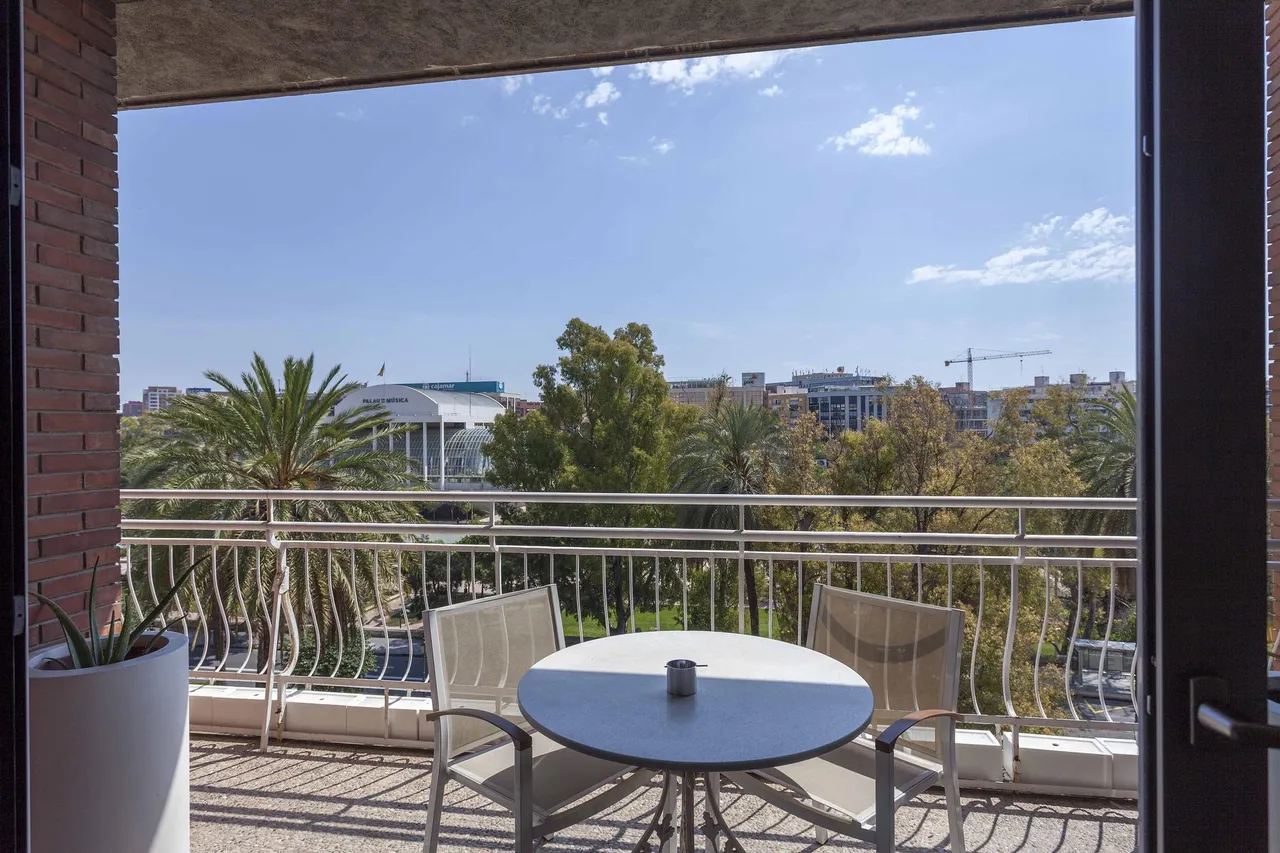 living - 298m² apartment for sale in Gran Vía, Valencia - gallery - 3