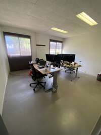 logistics - Activités / Bureaux À Louer - gallery thumbnail - 5