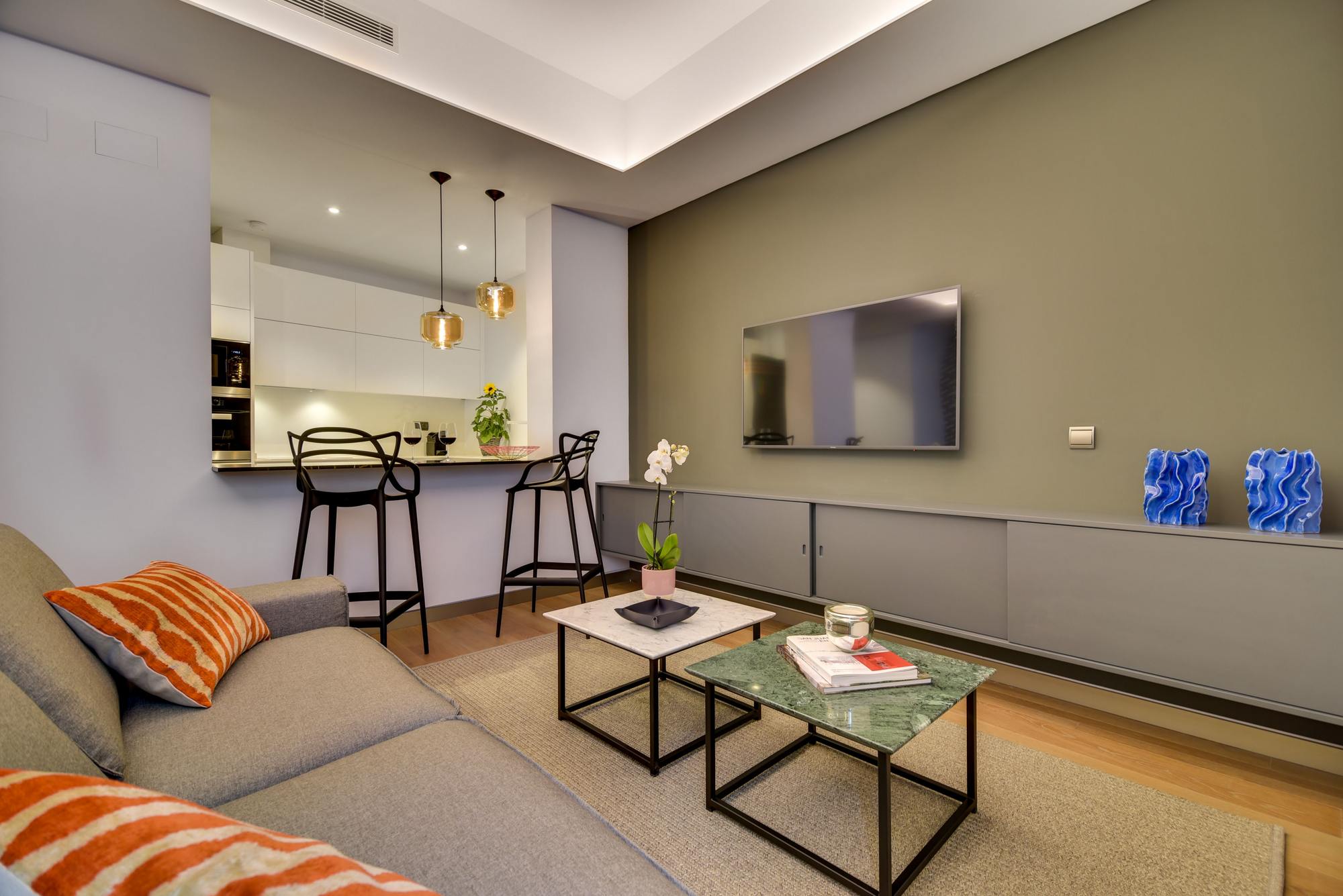 living - 120m² apartment for rent in Chueca - Justicia, Madrid - gallery thumbnail - 4