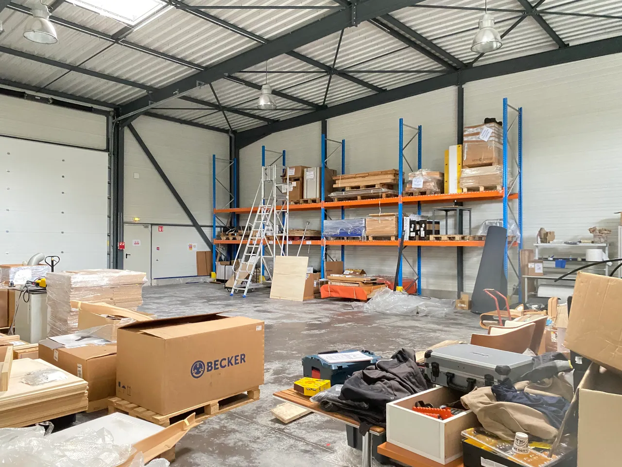 logistics - Light Industrial Premises / Offices For Rent - gallery - 10