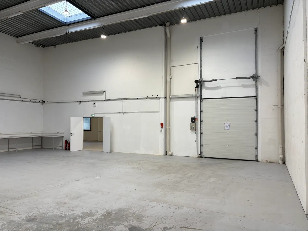 logistics - Light Industrial Premises / Offices For Rent - gallery - 9