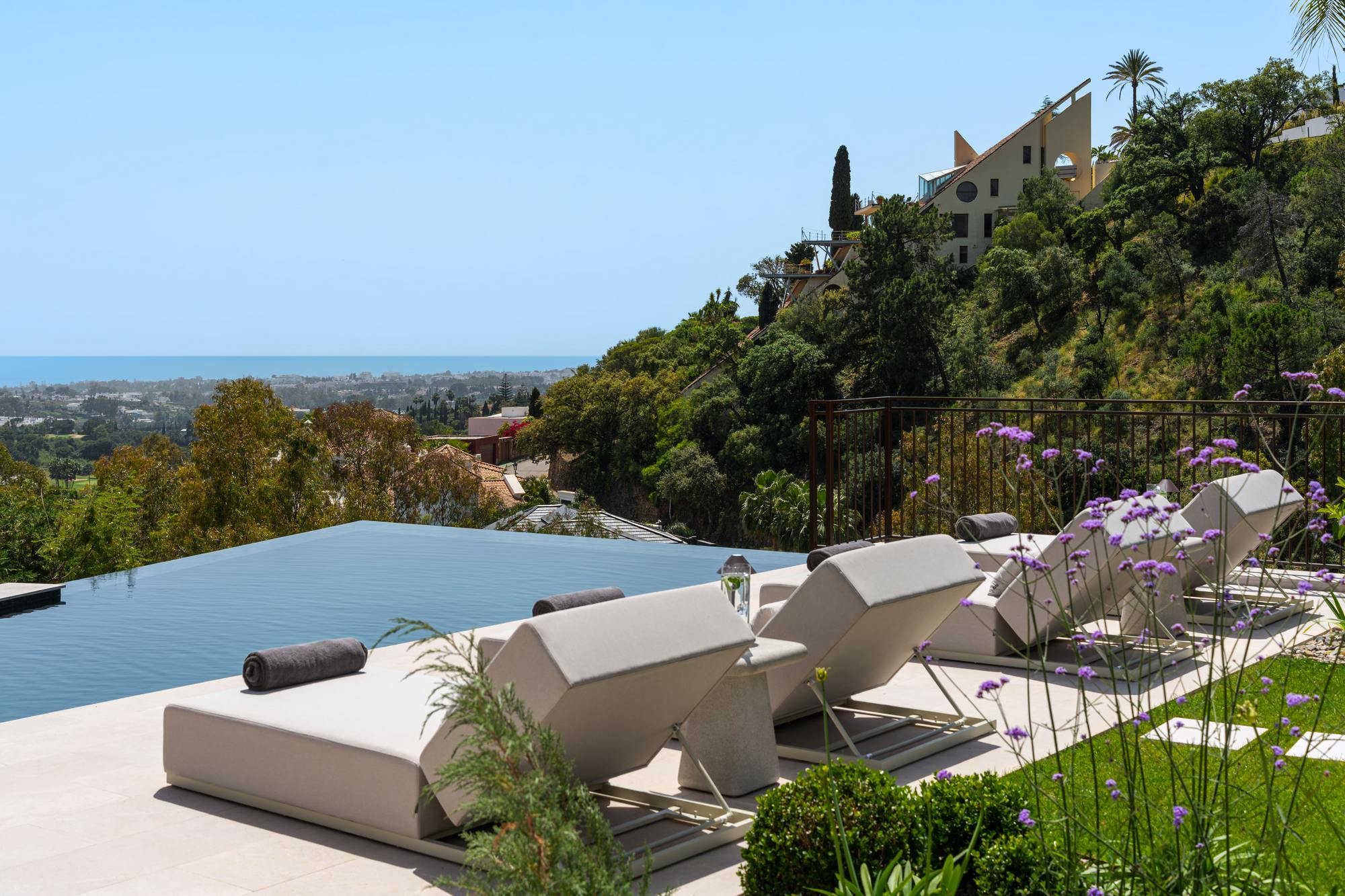 living - Casa / villa de 644m² con 102m² terraza en venta en Benahavís - featured