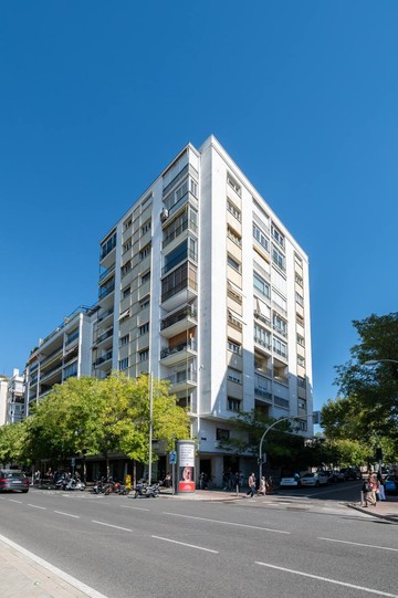 living - Piso de 235m² en venta en El Viso, Madrid - featured