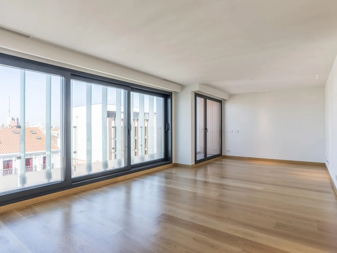 living - Piso de 229m² en venta en Almagro, Madrid - gallery - 3