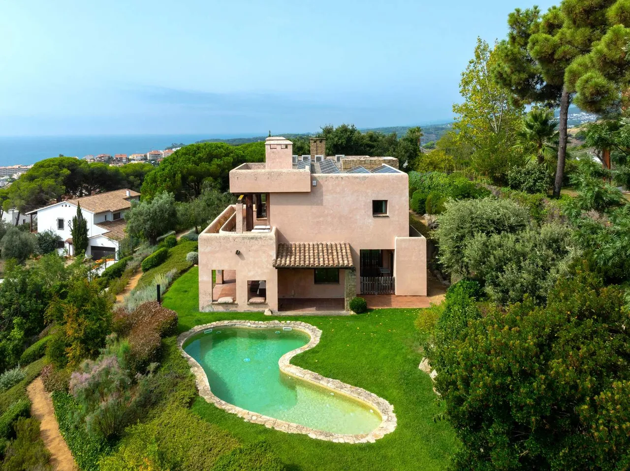 living - 641m² house / villa for sale in Sant Pol de Mar, Barcelona - gallery - 2