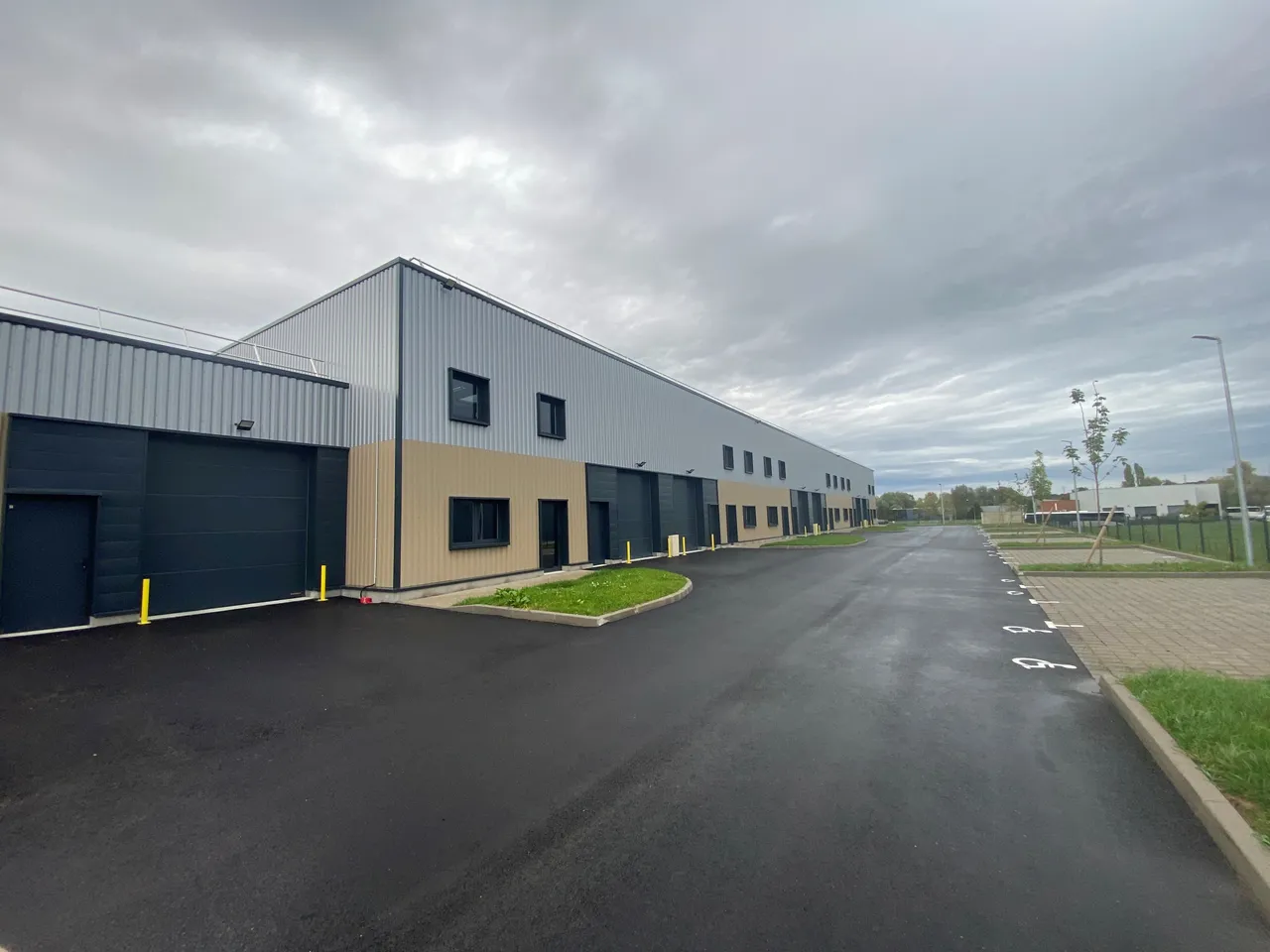logistics - Activités / Bureaux À Louer - À Vendre - gallery - 6