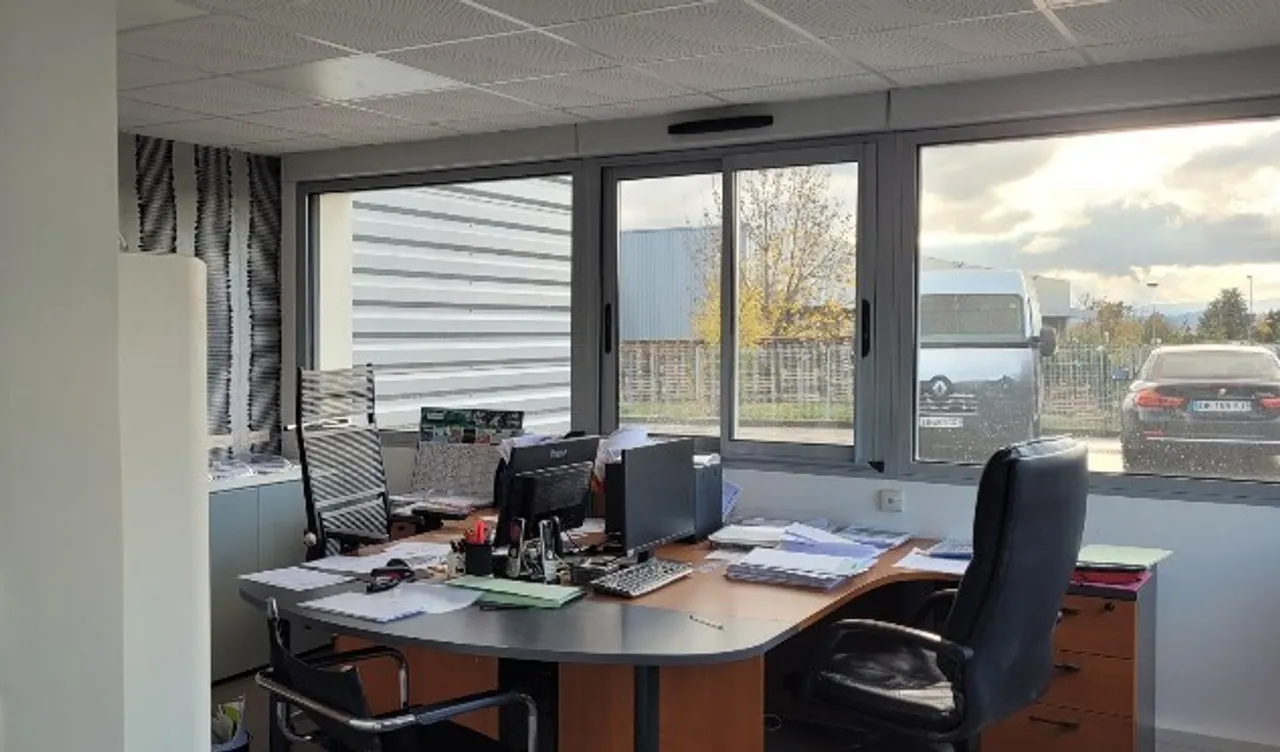 logistics - Light Industrial Premises / Offices For Sale - gallery - 6