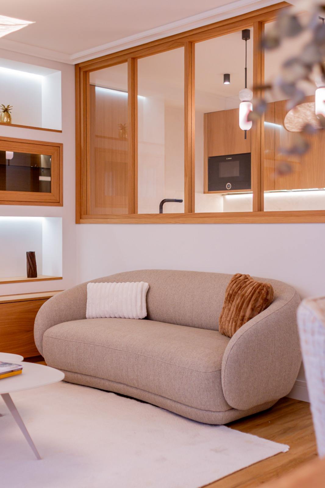 living - 103m² apartment for rent in Recoletos, Madrid - gallery thumbnail - 10