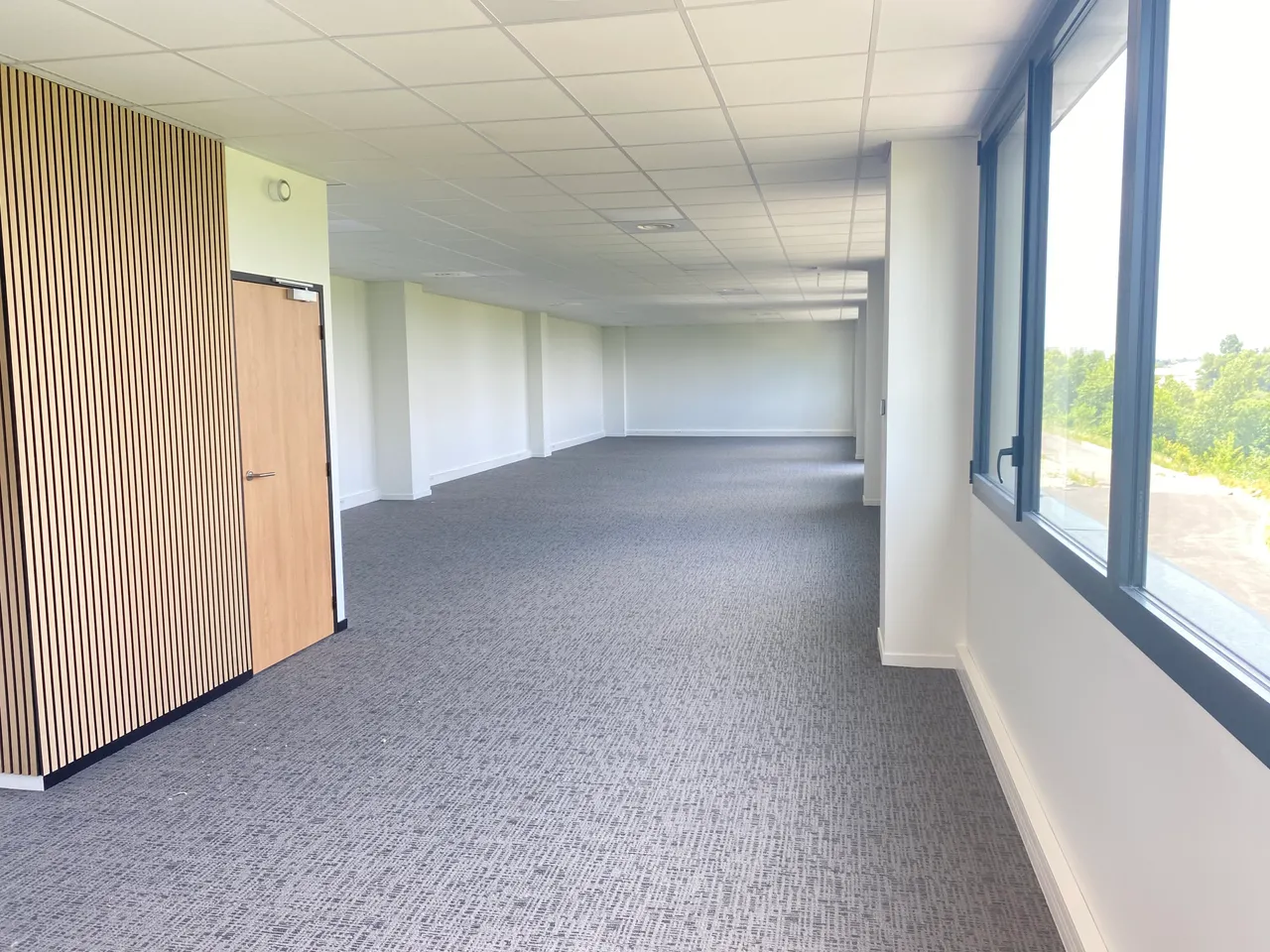 logistics - Light Industrial Premises / Offices For Rent - gallery - 9
