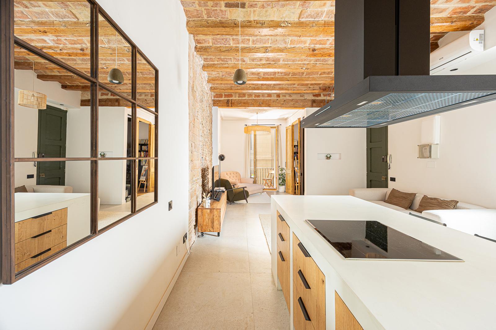 living - Piso de 80m² en venta en Gótico, Barcelona - gallery thumbnail - 7