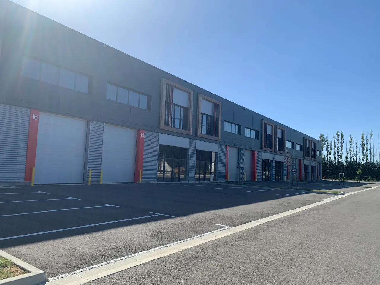 logistics - Light Industrial Premises / Offices For Rent - gallery - 3