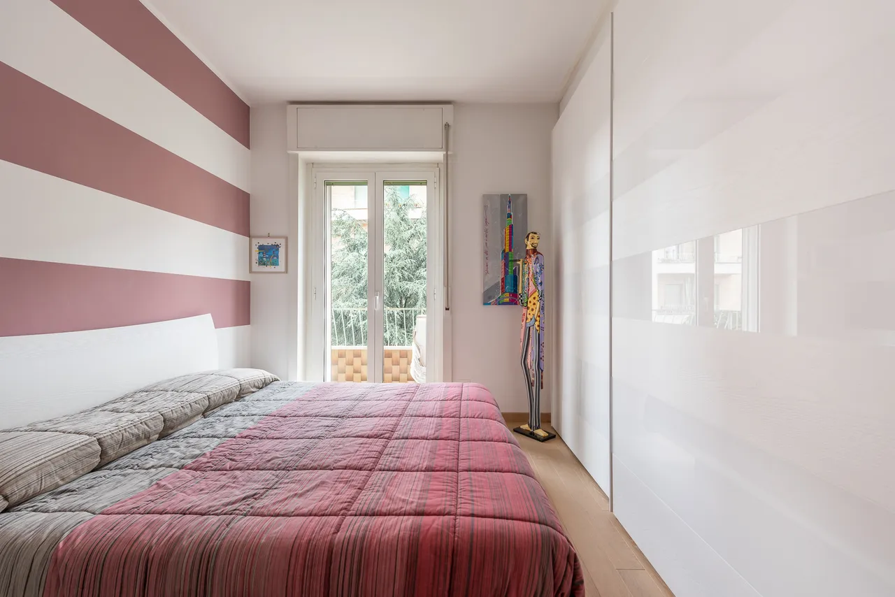 living - Three-room apartment for sale via Lario 13 Milano - gallery - 6