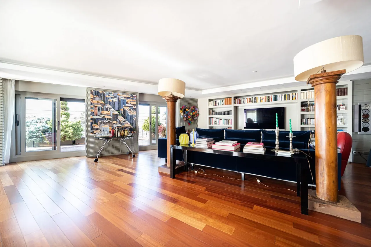 living - Ático de 940m² con 300m² terraza en venta en Almagro - gallery - 8
