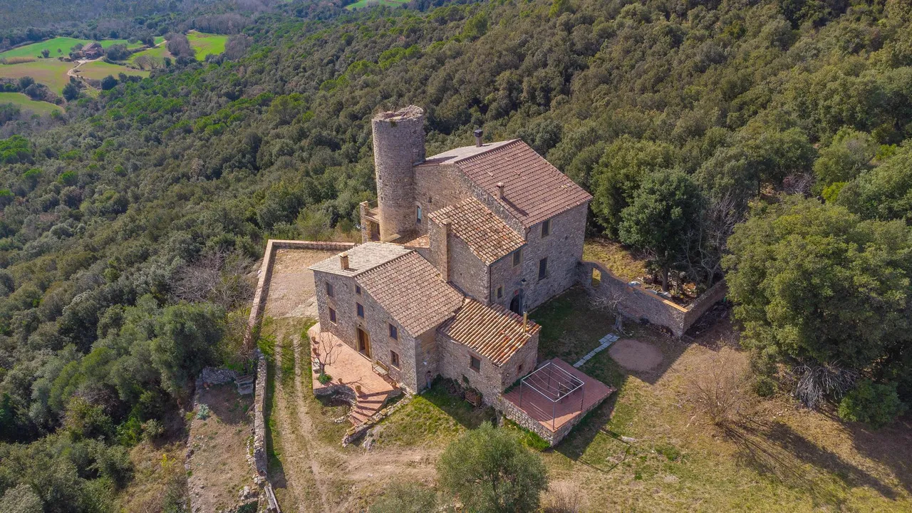 living - Castillo / palacio de 747m² en venta en La Selva, Girona - gallery - 2