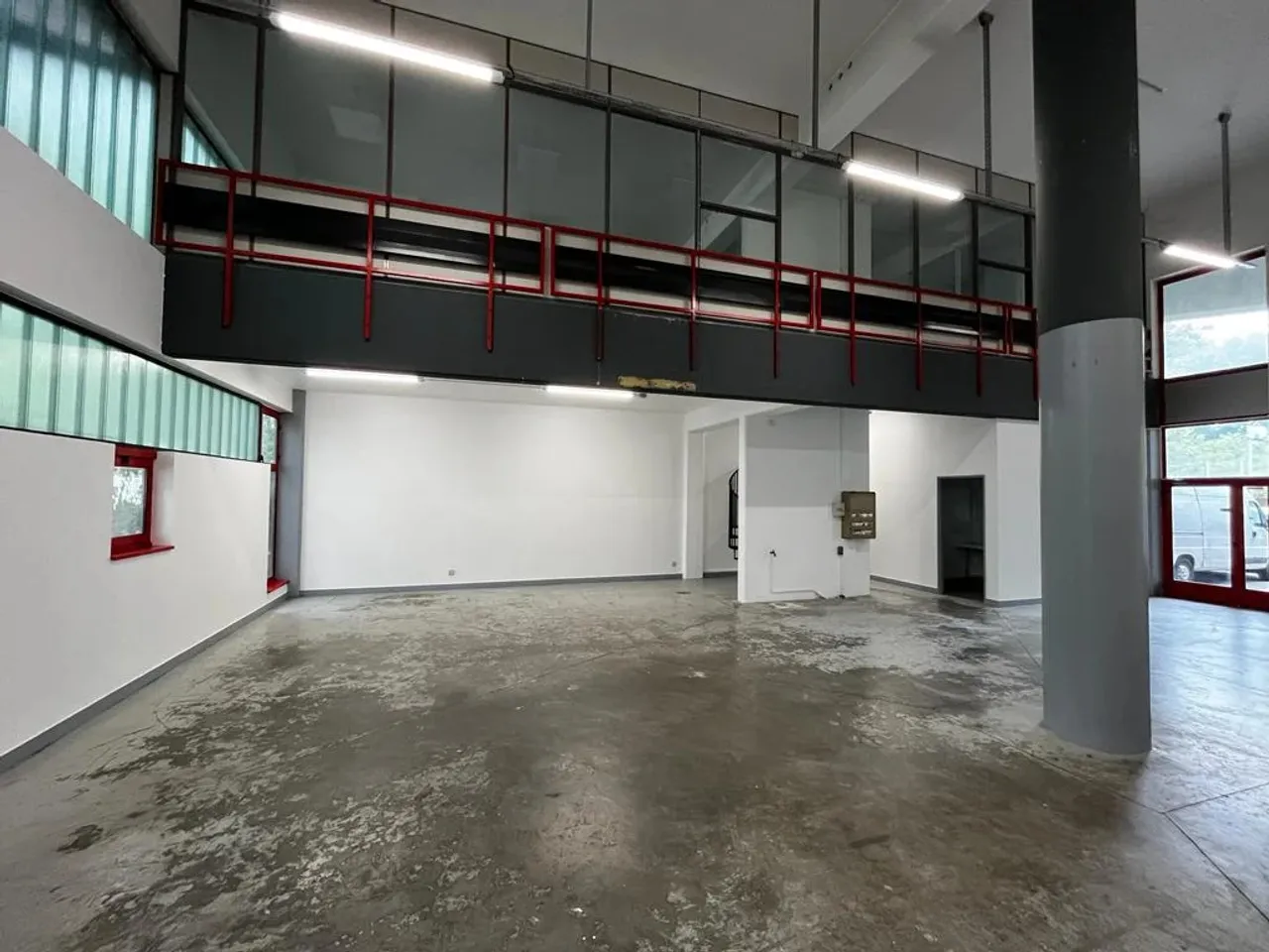 logistics - Activités / Bureaux À Louer - gallery - 2