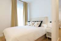 living - 100m² apartment for rent in Gaztambide, Madrid - gallery thumbnail - 9