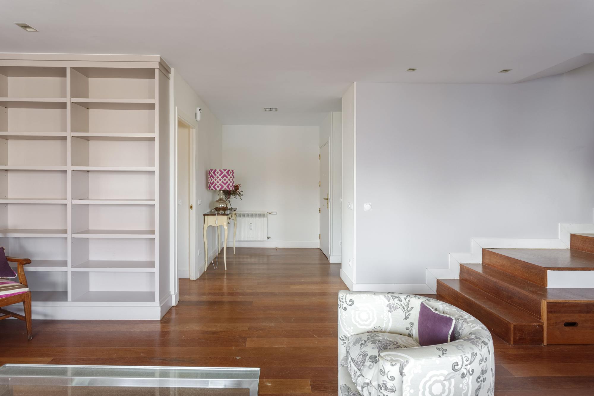 living - Ático de 250m² con 24m² terraza en alquiler en Cuatro Caminos - gallery - 10