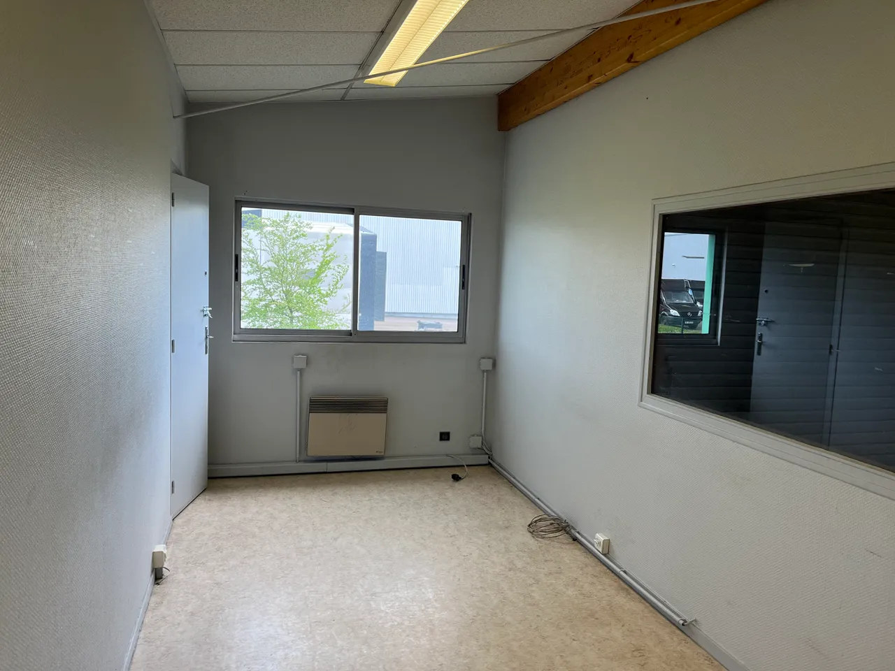 logistics - Light Industrial Premises / Offices For Rent - gallery - 8
