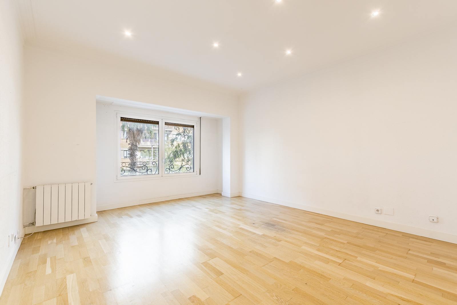 living - Piso de 138m² en venta en El Putxet, Barcelona - gallery thumbnail - 2
