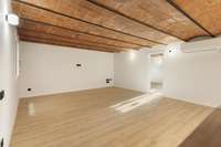 living - Piso de 143m² en venta en Gótico, Barcelona - gallery thumbnail - 3