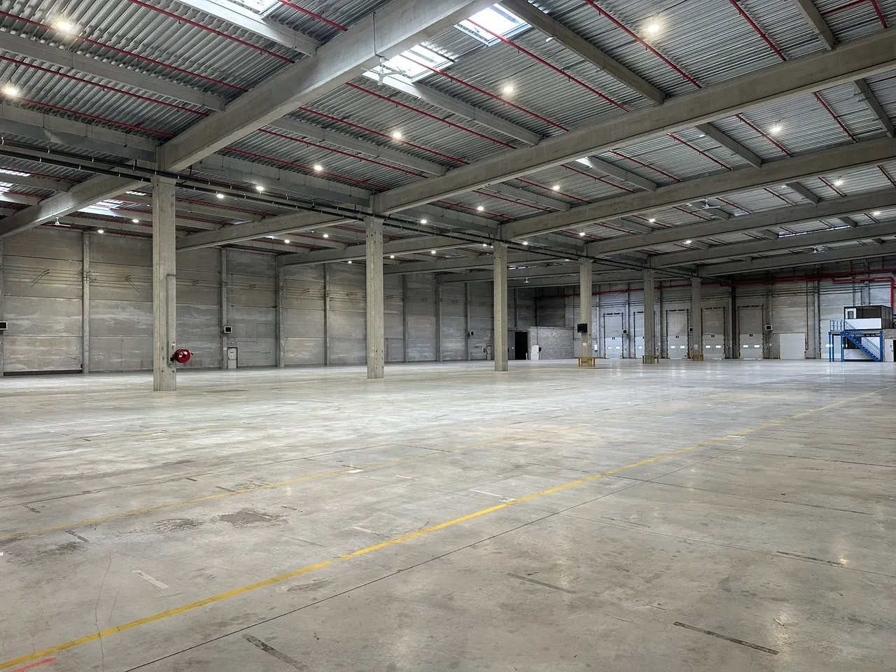 logistics - Logistics Warehouse For Rent - gallery - 10