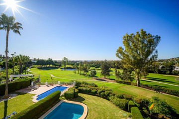 living - 125m² apartment with 102m² terrace for sale in Nueva Andalucía - featured