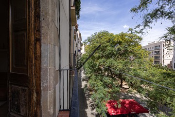 living - Piso de 42m² en venta en El Born, Barcelona - featured