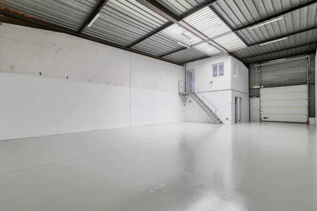logistics - Activity Facility For Rent - gallery - 2