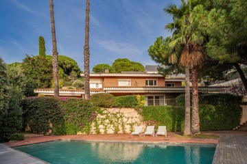 living - 429m² house / villa for sale in Premià de Dalt, Barcelona - featured