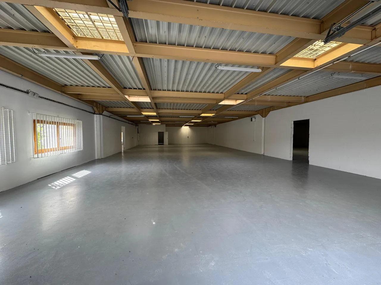 logistics - Light Industrial Premises / Offices For Rent - gallery - 5