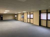 logistics - Activités / Bureaux À Louer - gallery thumbnail - 4