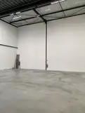 logistics - Activités / Bureaux À Louer - gallery thumbnail - 2