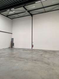 logistics - Activités / Bureaux À Louer - gallery thumbnail - 2