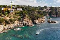 living - 310m² house / villa for sale in Lloret de Mar, Costa Brava - gallery thumbnail - 1