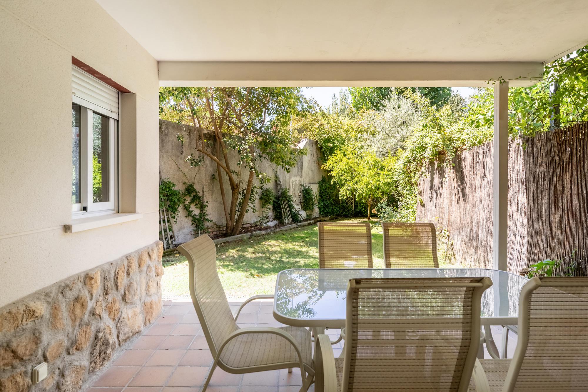 living - 169m² house / villa for sale in Majadahonda, Madrid - gallery thumbnail - 3