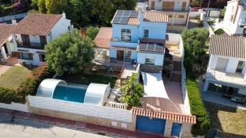 living - 259m² house / villa for sale in Vallpineda, Barcelona - featured