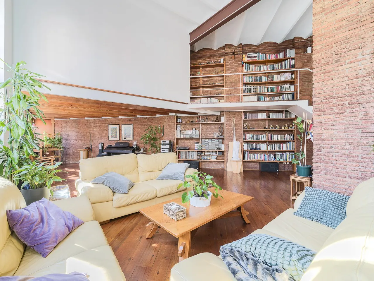 living - 406m² apartment for sale in Poblenou, Barcelona - gallery - 4