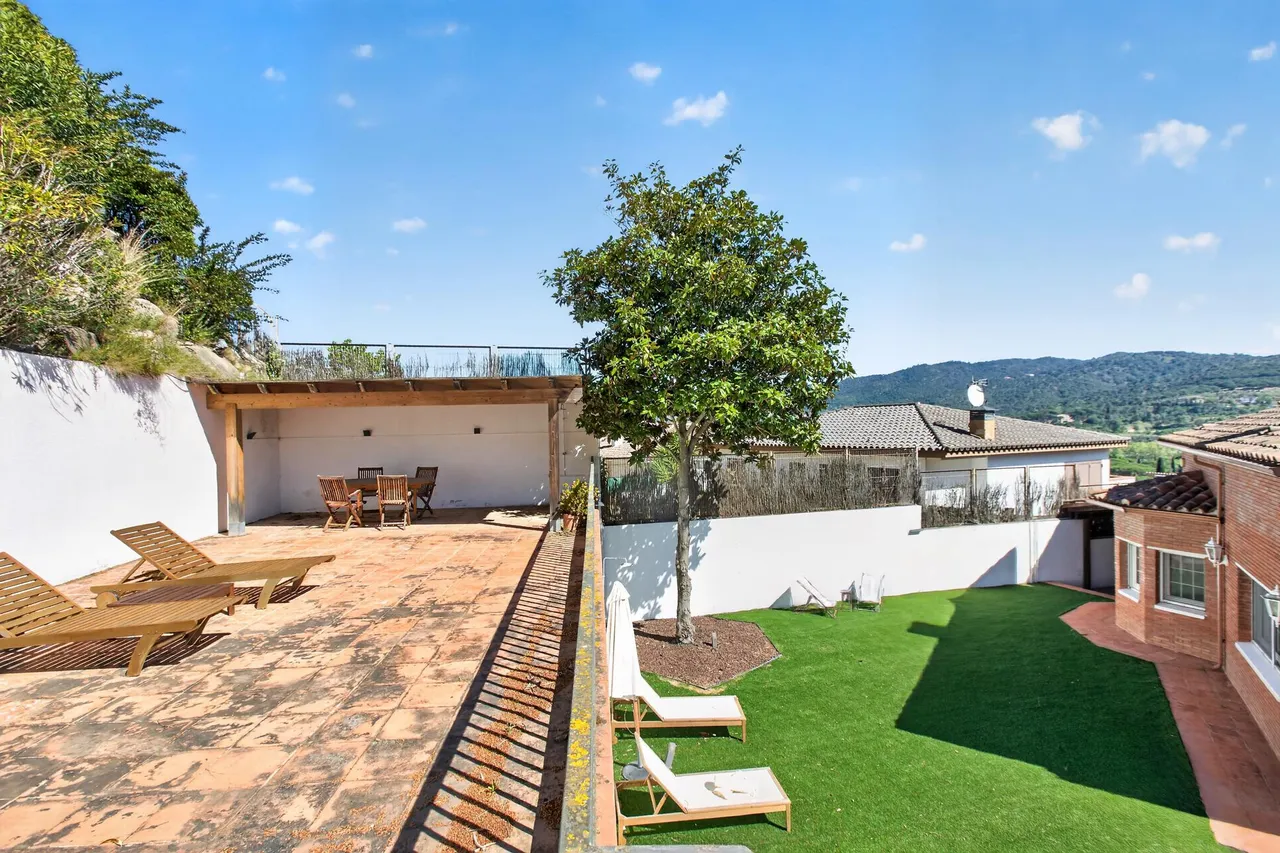 living - 560m² house / villa for sale in Argentona, Barcelona - gallery - 4