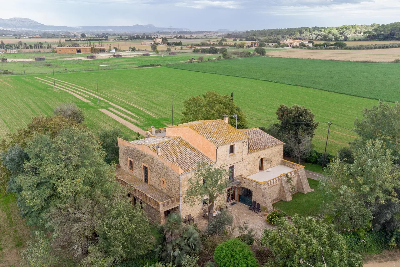 living - Casa rural de 695m² en venta en Baix Empordà, Girona - gallery - 2