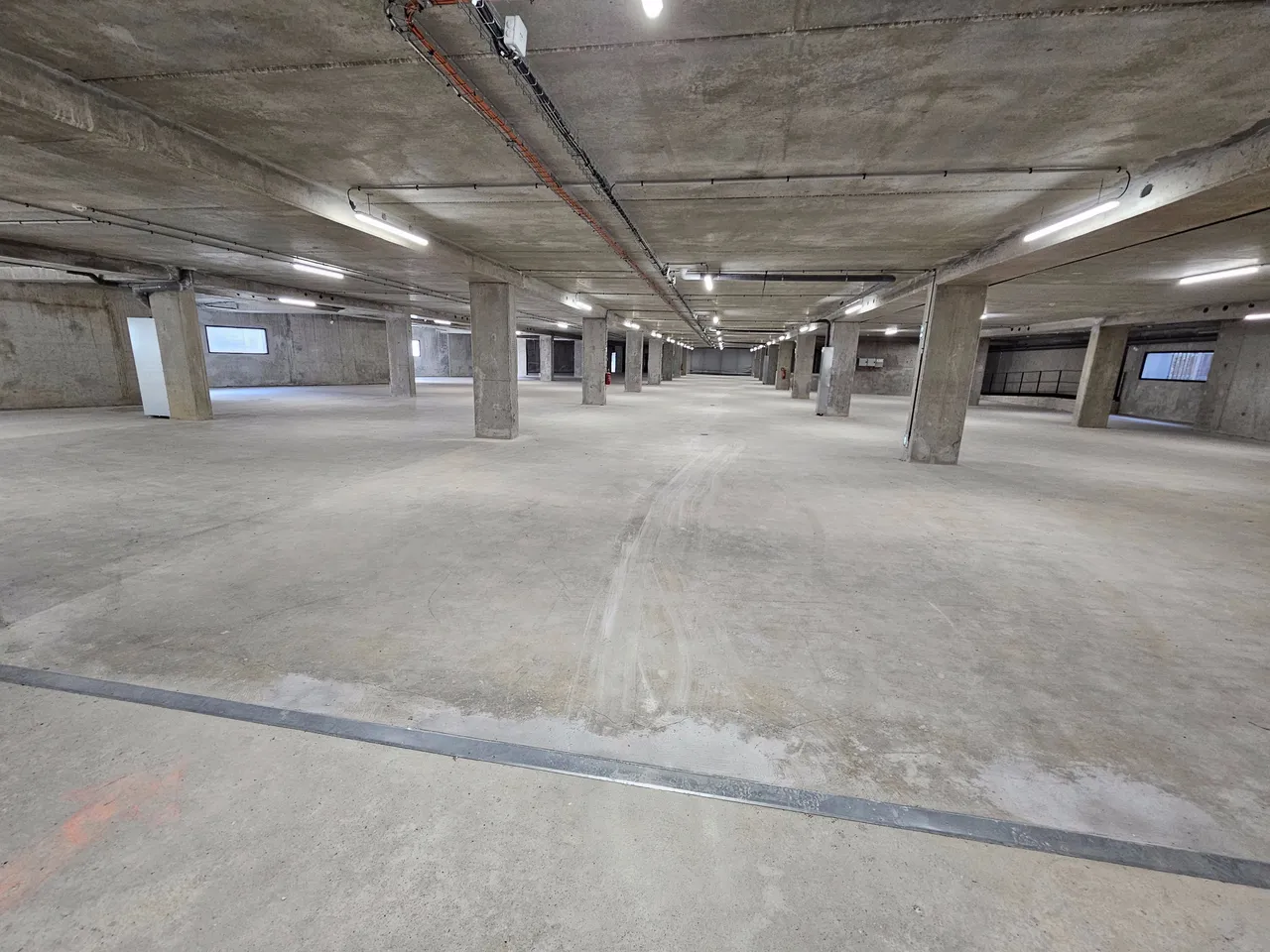 logistics - Entrepôt / Bureaux À Louer - gallery - 3